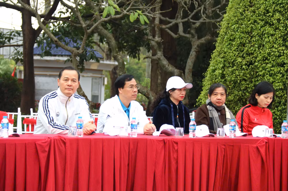 Lãnh đạo thành phố Lạng Sơn, Sở Văn hóa, Thể thao và Du lịch tỉnh Lạng Sơn tham dự sự kiện.