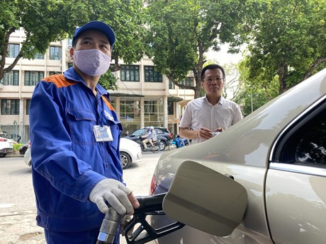 Một điểm bán xăng của Petrolimex. (Ảnh: Đức Duy/Vietnam+)