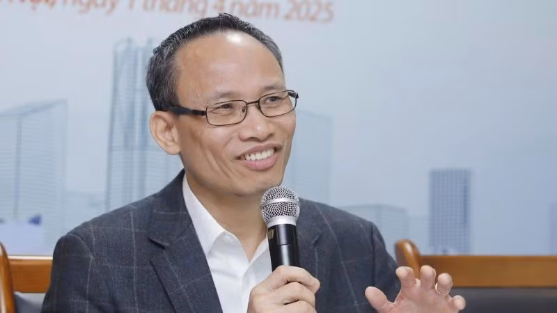 Tiến sĩ Cấn Văn Lực, Chuyên gia Kinh tế trưởng Ngân hàng BIDV, Thành viên Hội đồng Tư vấn chính sách tài chính-tiền tệ quốc gia. (Ảnh: HNV)