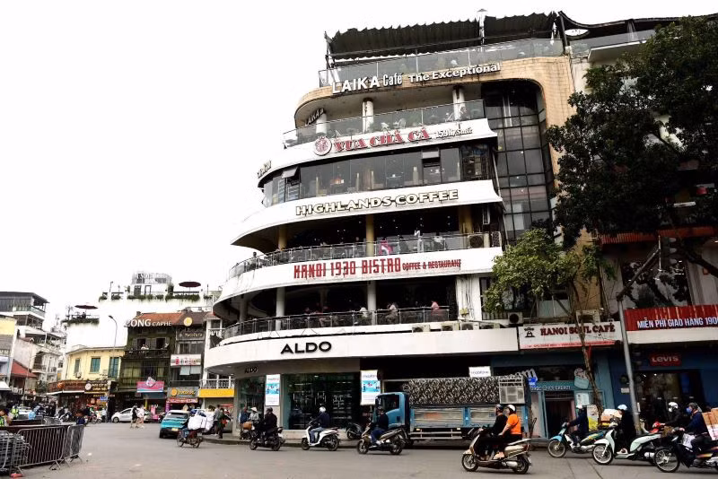 Tòa nhà nhìn bên hiên phía Hồ. (Ảnh: Thế Dương)