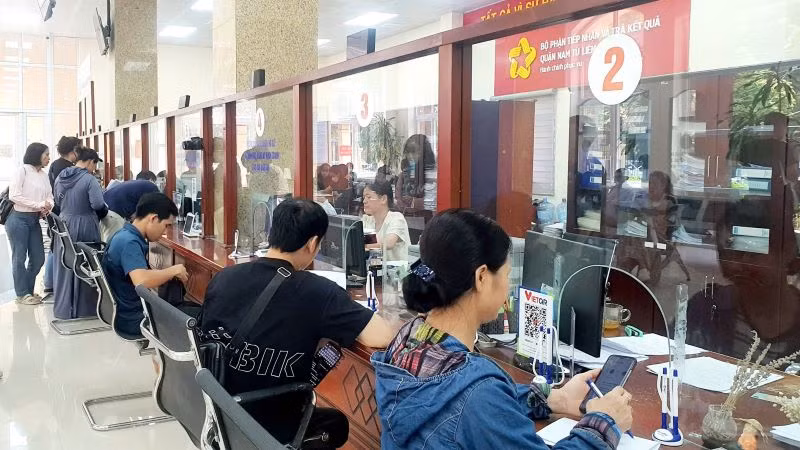 Điều 75, Luật bảo hiểm xã hội năm 2024 quy định một số điều mới có hiệu lực từ 1/7/2025. (Ảnh: HNV)