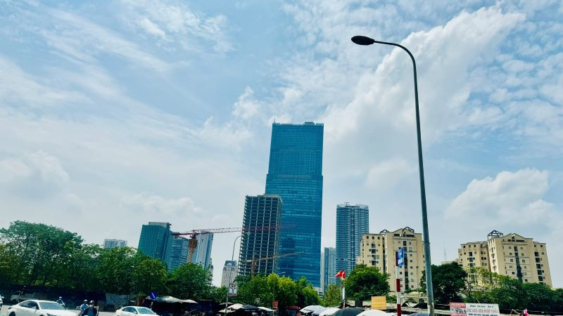 Nghị định 105/2025 có hiệu lực từ 1/7/2025 quy định rõ 44 loại cơ sở thuộc diện bắt buộc mua bảo hiểm cháy nổ. (Ảnh: HNV)