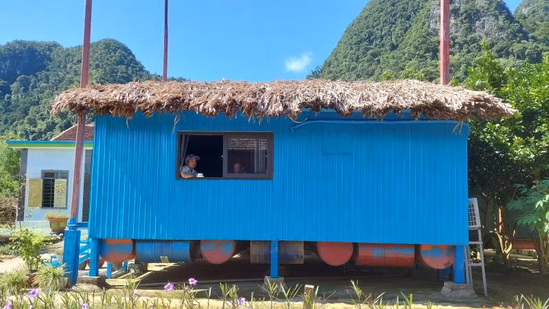 Homestay trên nhà phao mang lại trải nghiệm mới lạ cho du khách khi đến Tân Hóa.