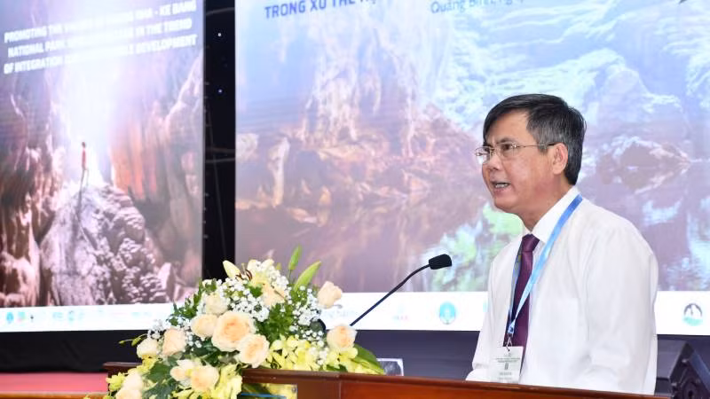 Chủ tịch Ủy ban nhân dân tỉnh Quảng Bình Trần Thắng phát biểu khai mạc Hội thảo.