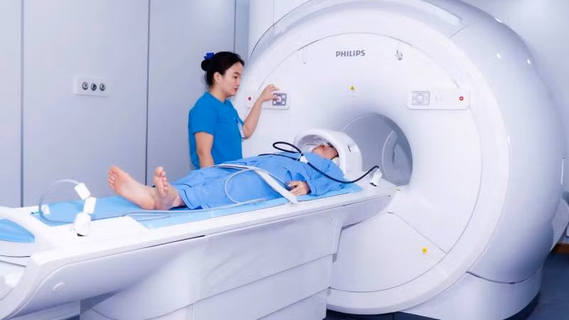 Ngay sau khai trương, Bệnh viện tiến hành khám, chữa bệnh cho người dân Quảng Bình với trang thiết bị y khoa hiện đại.