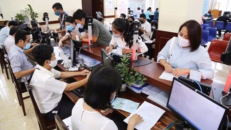 Giải quyết thủ tục hành chính cho người dân, doanh nghiệp tại Trung tâm Hành chính công tỉnh Quảng Bình.