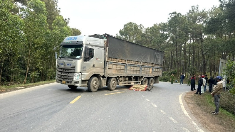 Hiện trường vụ tai nạn thương tâm chiều 20/3 (Ảnh: CTV)