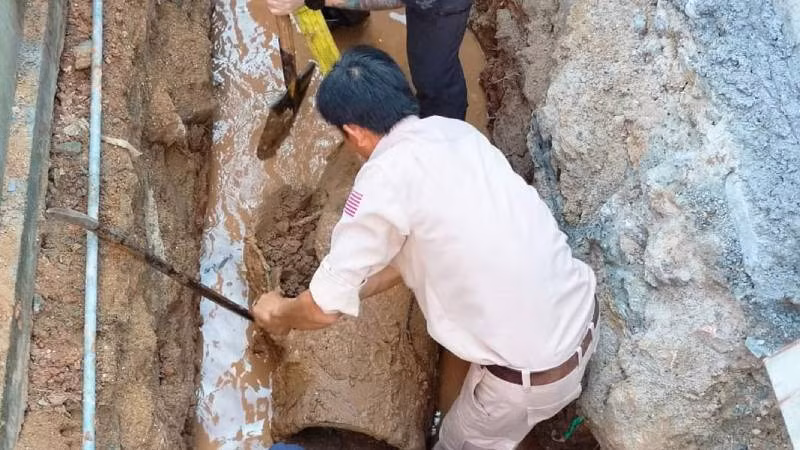 Quả bom lớn nằm dưới móng nhà dân ở huyện Bố Trạch, tỉnh Quảng Bình.