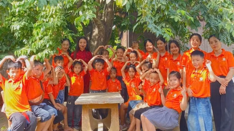 Bên gốc khế hơn 100 tuổi trong khuôn viên nhà lưu niệm Đại tướng. (Ảnh: TH)