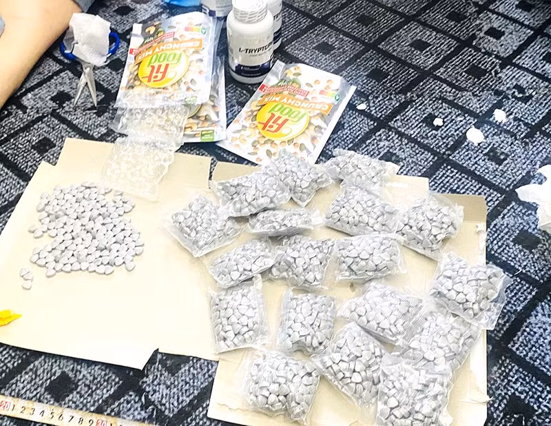 Số lượng ma túy tổng hợp hơn 2kg mà Nguyễn Hùng Anh tàng trữ.