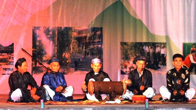 Hát sắc bùa trong Hội rằm tháng 3 Minh Hóa