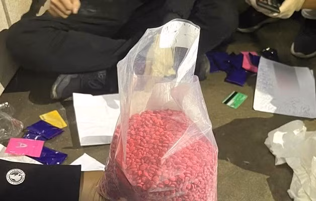 Tang vật với hơn 16 nghìn viên ma túy tổng hợp mà Công an huyện Quảng Ninh (Quảng Bình) thu giữ.