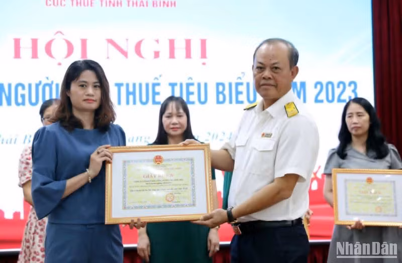 Việc biểu dương, khen thưởng là việc làm thường xuyên nhằm tạo động lực cho doanh nghiệp có ý chí, quyết tâm cao hơn trong đóng góp thuế cho nhà nước.