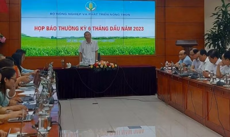 Toàn cảnh họp báo thường kỳ ngành nông nghiệp ngày 3/7.