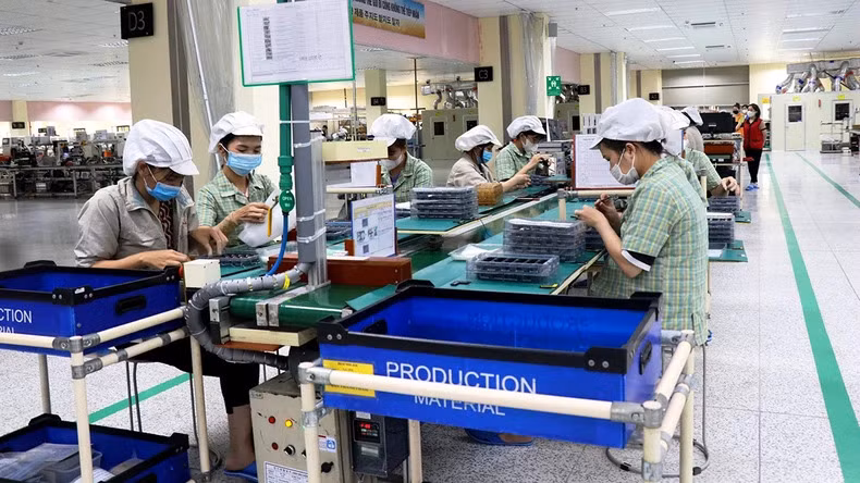 Người lao động làm việc tại khu công nghiệp Quế Võ, Bắc Ninh. (Ảnh: An Trân)