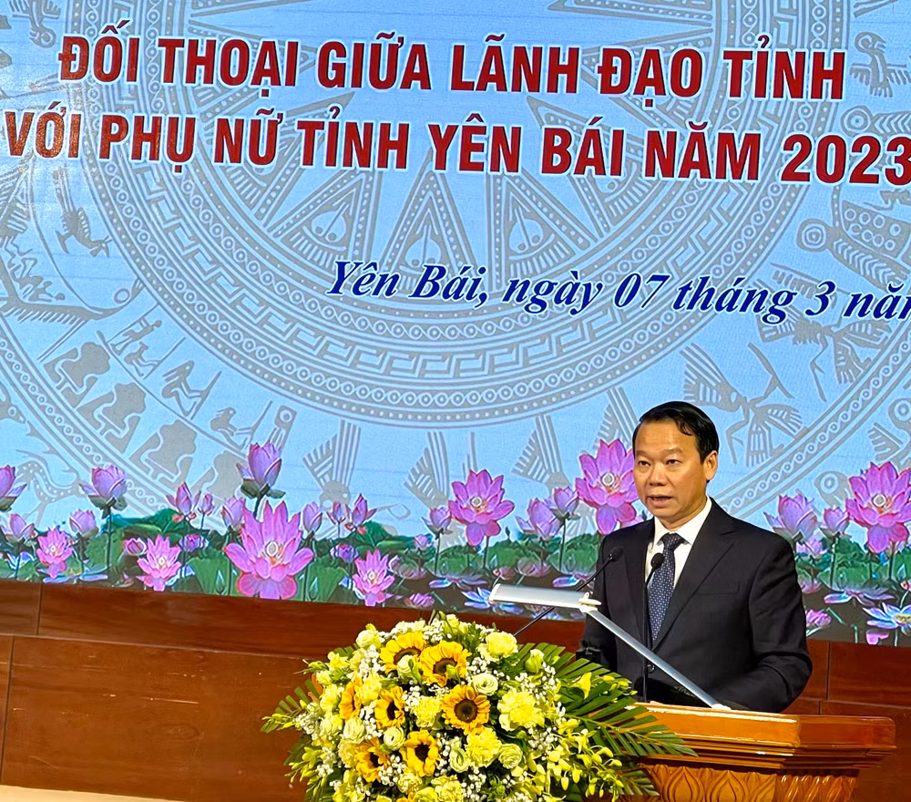Đồng chí Đỗ Đức Duy, Ủy viên Trung ương Đảng, Bí thư Tỉnh ủy phát biểu tại hội nghị đối thoại.