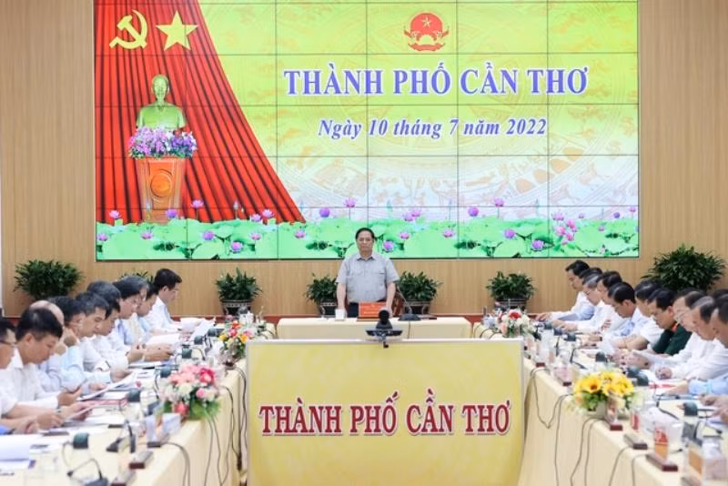 Thủ tướng Phạm Minh Chính làm việc với Ban Thường vụ Thành ủy Cần Thơ.