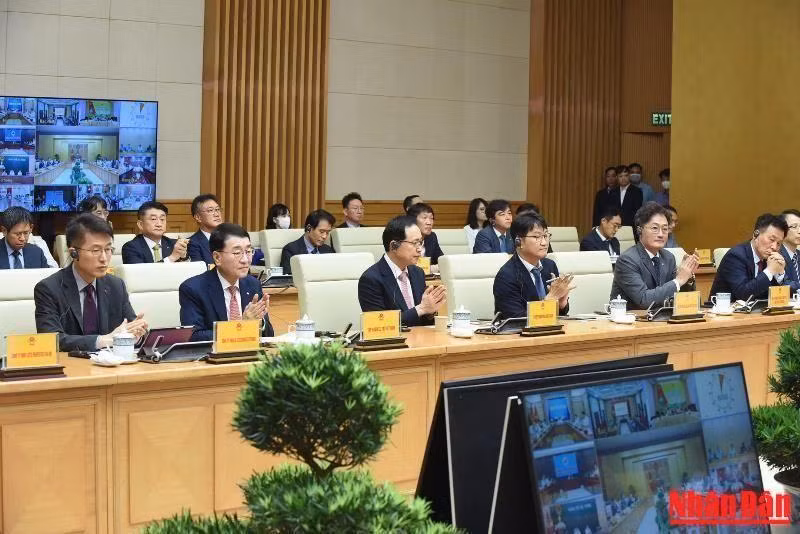 Đại diện các tổ chức, hiệp hội doanh nghiệp Hàn Quốc tại Việt Nam tham dự buổi làm việc. Đại diện các tổ chức, hiệp hội doanh nghiệp Hàn Quốc tại Việt Nam tham dự buổi làm việc.