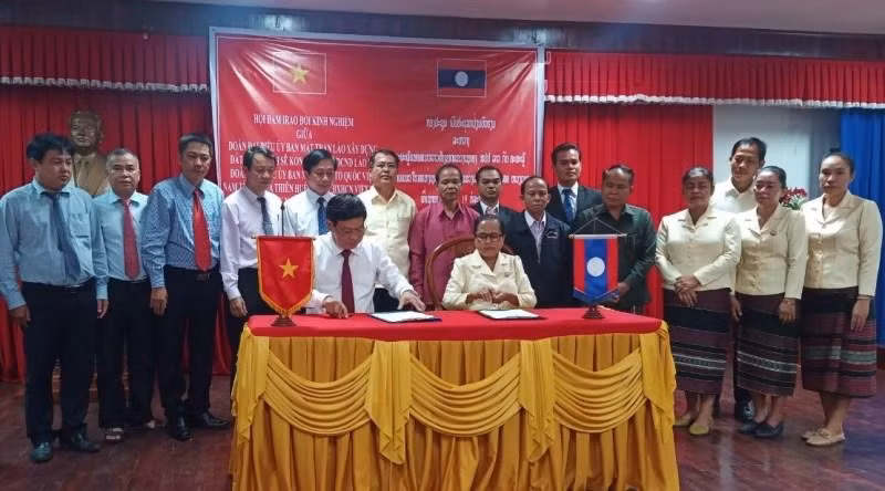 Ủy ban Mặt trận Tổ quốc Việt Nam tỉnh Thừa Thiên Huế ký kết Biên bản ghi nhớ với Ủy ban Mặt trận Lào xây dựng đất nước tỉnh Sekong (Lào).