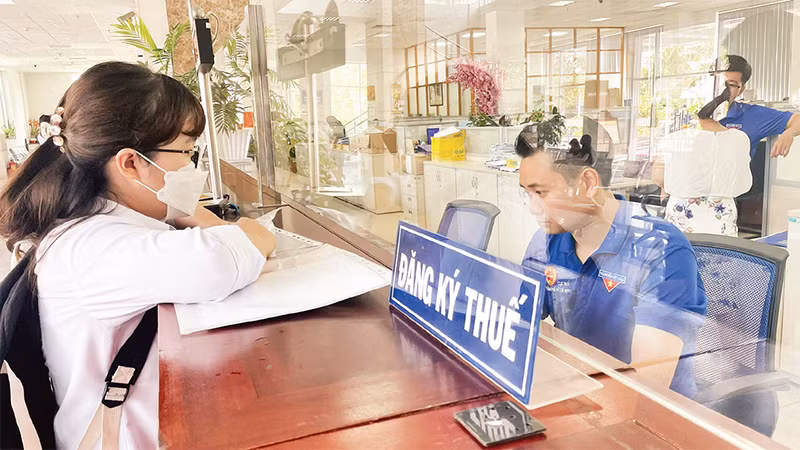 Người nộp thuế làm thủ tục đăng ký thuế tại Cục Thuế thành phố. 