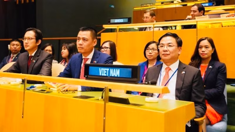 Đoàn Việt Nam tham dự phiên họp bỏ phiếu và công bố kết quả thành viên Hội đồng Nhân quyền Liên hợp quốc nhiệm kỳ 2023-2025. (Ảnh: Bộ Ngoại giao)