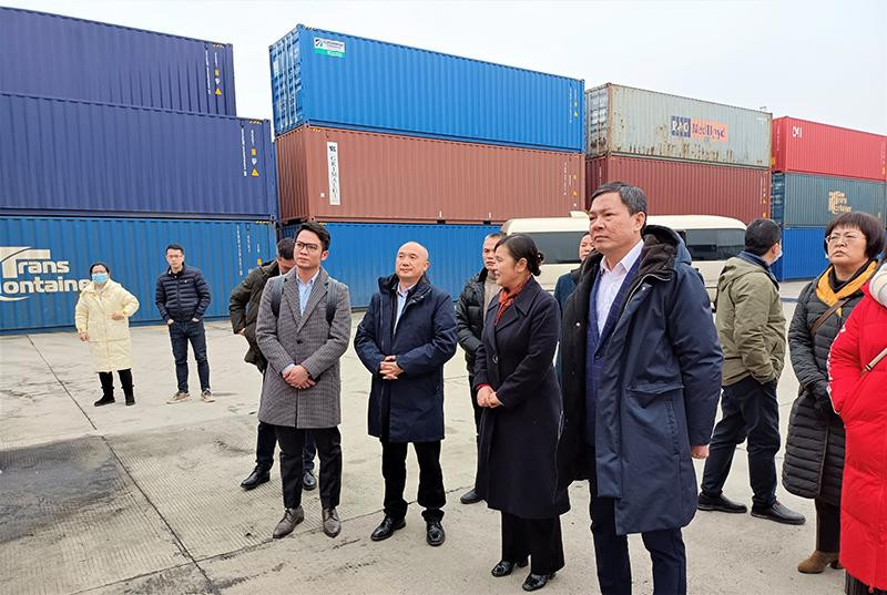 Tham tán Nông Đức Lai khảo sát hợp tác logistics tại tỉnh Hồ Nam, Trung Quốc. (Ảnh: Cơ quan Thương vụ Việt Nam tại Trung Quốc) Tín hiệu tích cực cho xuất khẩu trái cây Việt Nam sang Trung Quốc -0