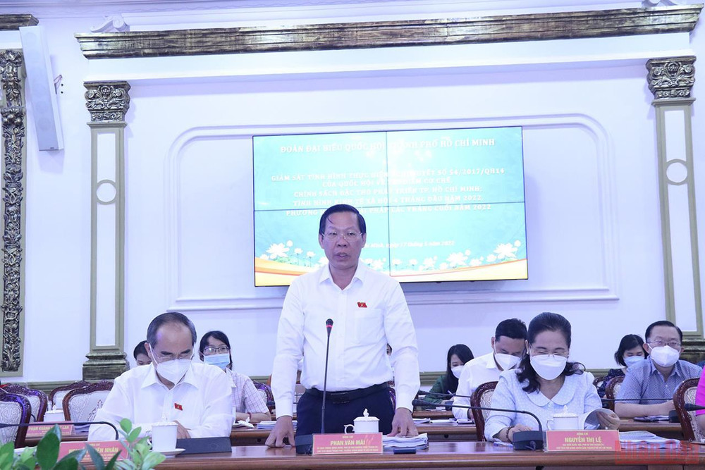Chủ tịch Ủy ban nhân dân Thành phố Hồ Chí Minh, Trưởng Đoàn đại biểu Quốc hội Thành phố Hồ Chí Minh Phan Văn Mãi phát biểu tại buổi giám sát. Thành phố Hồ Chí Minh đề xuất nhiều cơ chế, chính sách đặc thù để tạo đòn bẩy phát triển -0