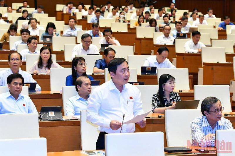 Đại biểu Đào Chí Nghĩa phát biểu tại phiên thảo luận của Quốc hội chiều 15/6. (Ảnh: LINH KHOA) Thúc đẩy quản lý, sử dụng tần số vô tuyến điện hiệu quả -0