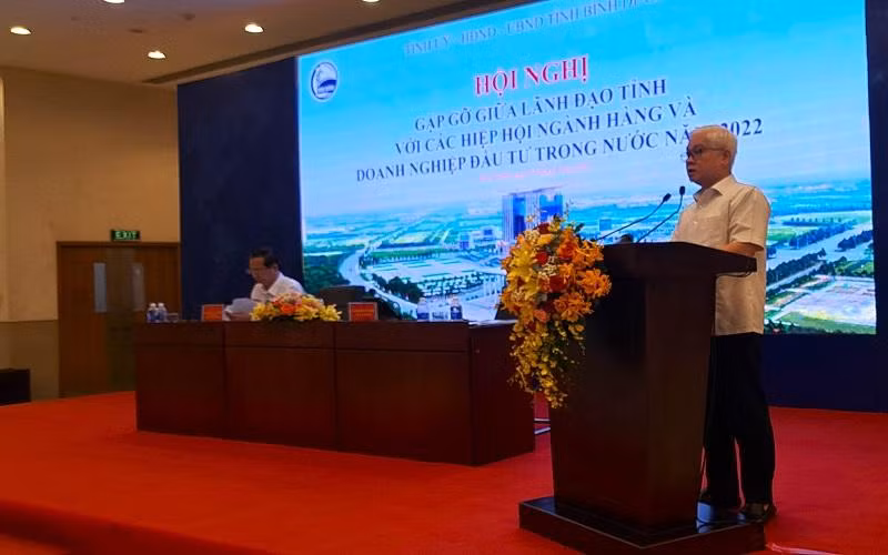 Bí thư Tỉnh ủy Bình Dương Nguyễn Văn Lợi phát biểu ý kiến tại Hội nghị. 