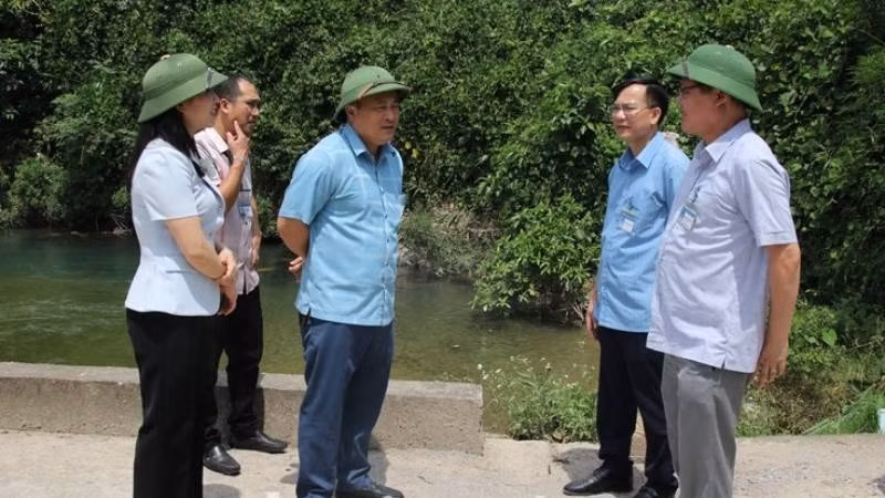 Lãnh đạo Ủy ban nhân dân tỉnh Lạng Sơn kiểm tra sông, suối tại xã Mai Sao, Chi Lăng (Lạng Sơn)