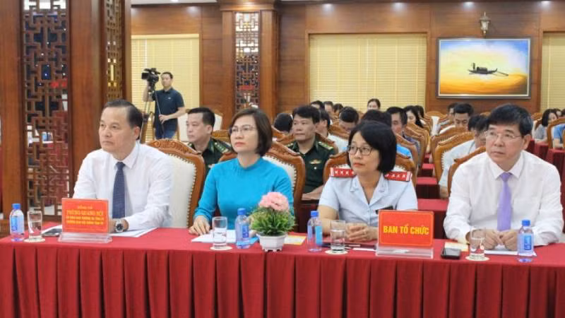 Các đại biểu tham dự cuộc thi trực tuyến: “Tìm hiểu chính sách pháp luật, về phòng chống tham nhũng, tiêu cực".