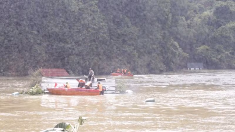 Các lực lượng chức tham gia diễn tập tìm kiếm cứu nạn trên sông thuộc xã Hùng Sơn, Tràng Định (Lạng Sơn).