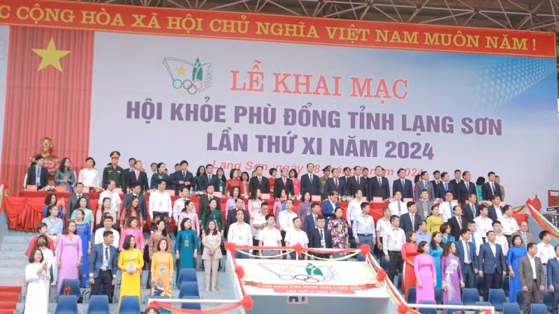 Các đại biểu tham dự Lễ khai mạc Hội khỏe Phù Đổng của tỉnh Lạng Sơn Lần thứ XI năm 2024.
