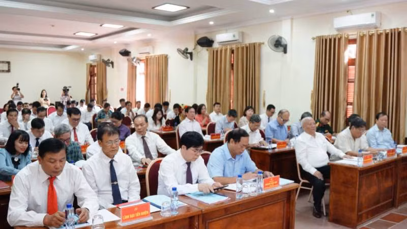 Các đại biểu tham dự hội thảo.