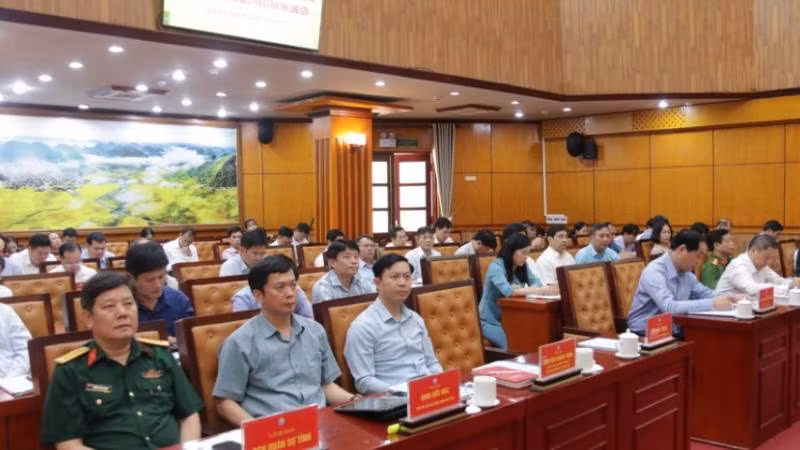 Các đại biểu tham dự hội nghị rút kinh nghiệm về phòng, chống bão số 3 trên địa bàn tỉnh Lạng Sơn.