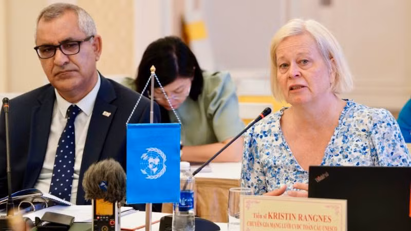 Đoàn chuyên gia UNESCO dự chương trình thẩm định thực địa hồ sơ đề nghị công nhận Công viên địa chất Lạng Sơn là Công viên địa chất toàn cầu UNESCO.