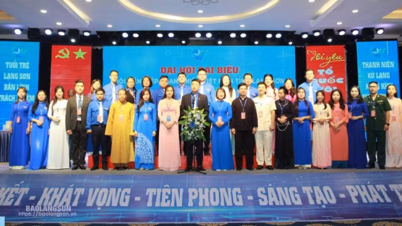 Ủy ban Hội Liên hiệp Thanh niên Việt Nam tỉnh Lạng Sơn lần thứ 7, nhiệm kỳ 2024-2029 ra mắt đại hội.