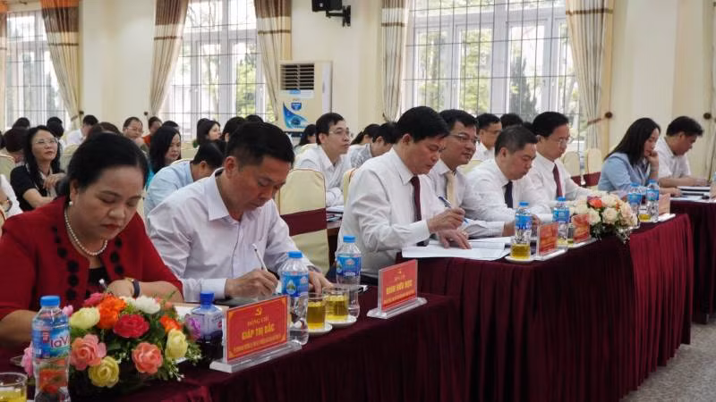 Các đại biểu tham dự hội nghị tổng kết.
