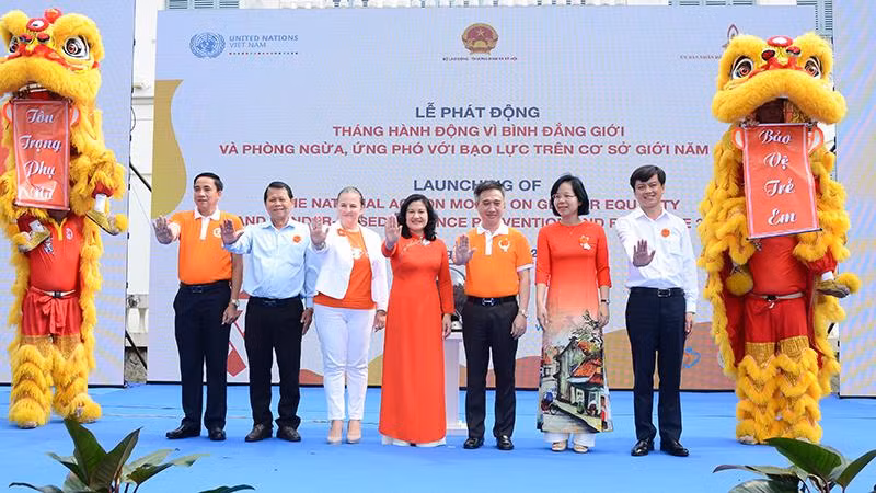Phát động Tháng hành động vì bình đẳng giới và phòng ngừa, ứng phó với bạo lực trên cơ sở giới năm 2022 (Ảnh: Molisa/UNWomen)