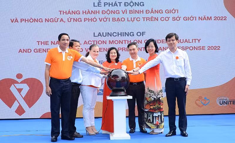 Nghi thức khởi động Tháng hành động. (Ảnh: Molisa/UNWomen) Nghi thức khởi động Tháng hành động. (Ảnh: Molisa/UNWomen)