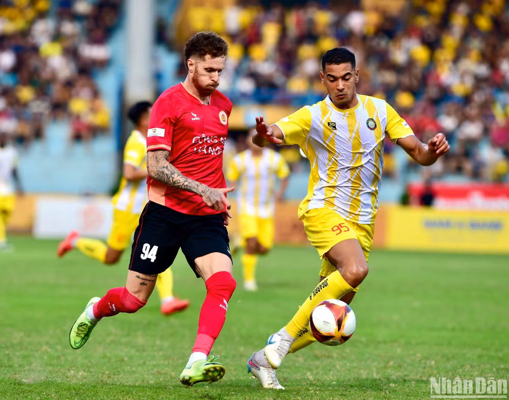 Trận đấu hấp dẫn từ những phút đầu tiên. Trận đấu hấp dẫn từ những phút đầu tiên.