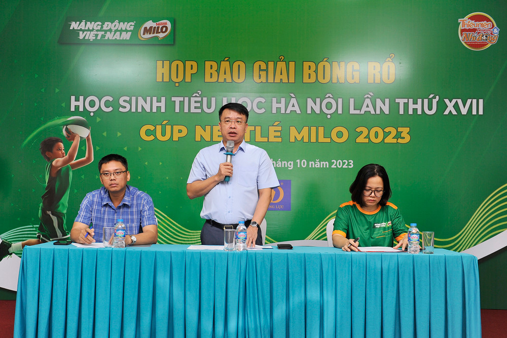 Ban tổ chức thông tin tới báo chí về giải đấu. 