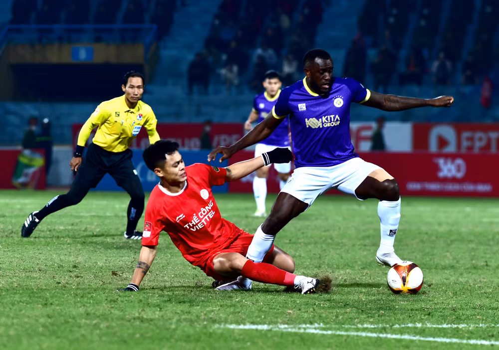 Bị thủng lưới, Viettel tổ chức phản công nhanh.