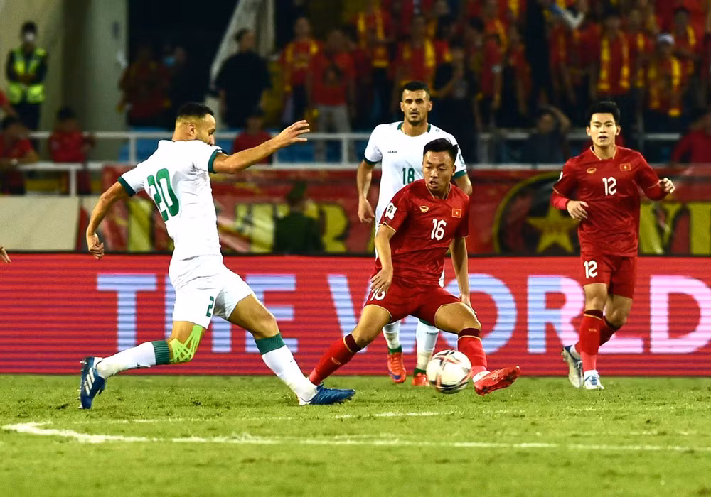 Các cầu thủ Việt Nam thi đấu nỗ lực.