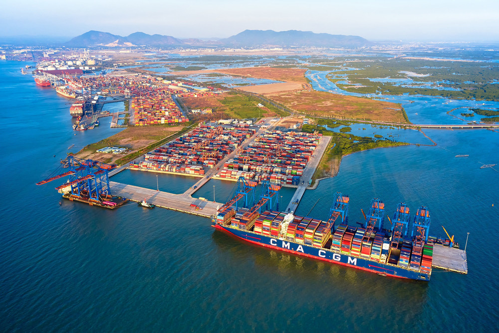 Cụm cảng Cái Mép - Thị Vải nhìn từ trên cao. 