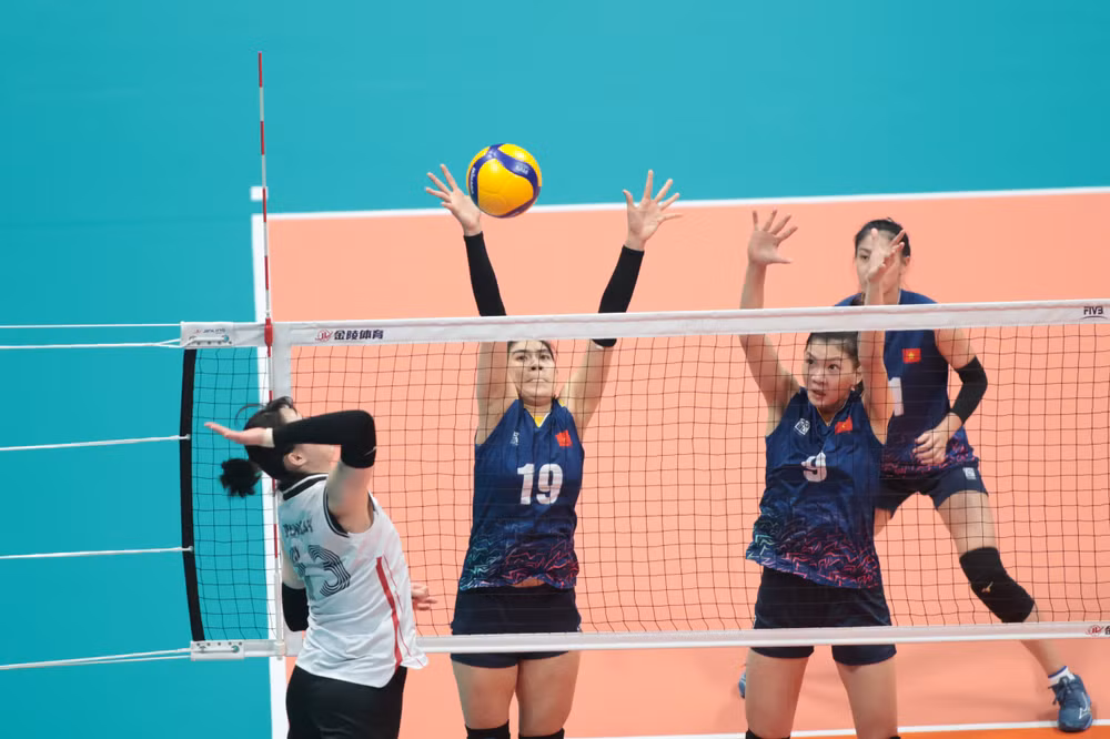 Các vận động viên Nhật Bản chiếm lợi thế.