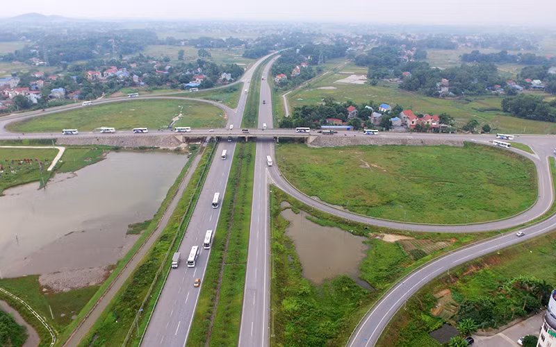 Đường cao tốc Hà Nội-Thái Nguyên kết nối với đường vành đai 5 Vùng Thủ đô Hà Nội và nhiều khu công nghiệp ở tỉnh Thái Nguyên.