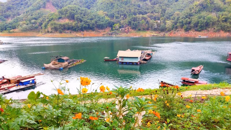 Vẻ đẹp nên thơ của xóm Đá Bia ở huyện Đà Bắc, tỉnh Hòa Bình.