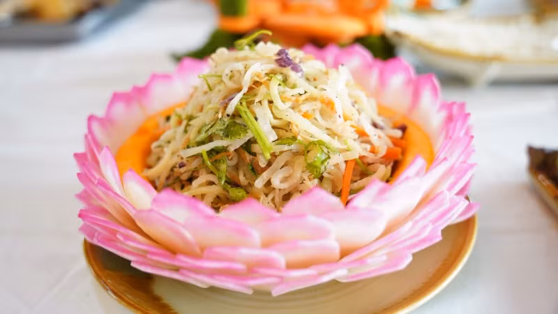Các món ăn không chỉ ngon mà còn được trình bày rất đẹp mắt.