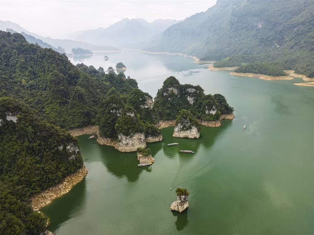 Vẻ đẹp khu danh thắng Cọc Vài, Thượng Lâm, Lâm Bình. Vẻ đẹp khu danh thắng Cọc Vài, Thượng Lâm, Lâm Bình.